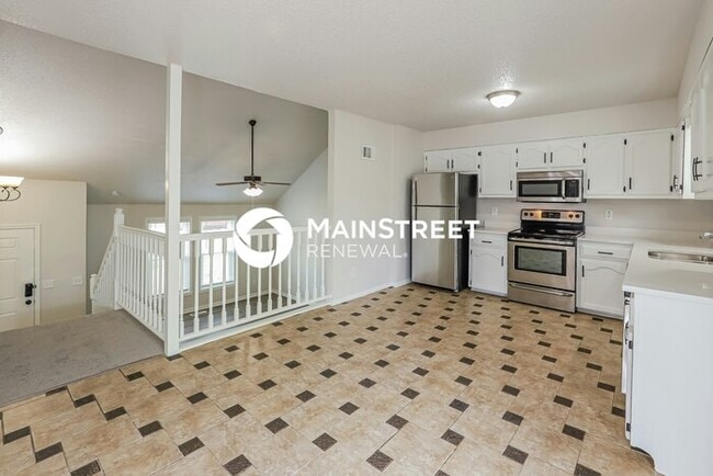 Building Photo - 3 Bedroom Pet-Friendly Home in KANSAS CITY, MO with Main Street Renewal