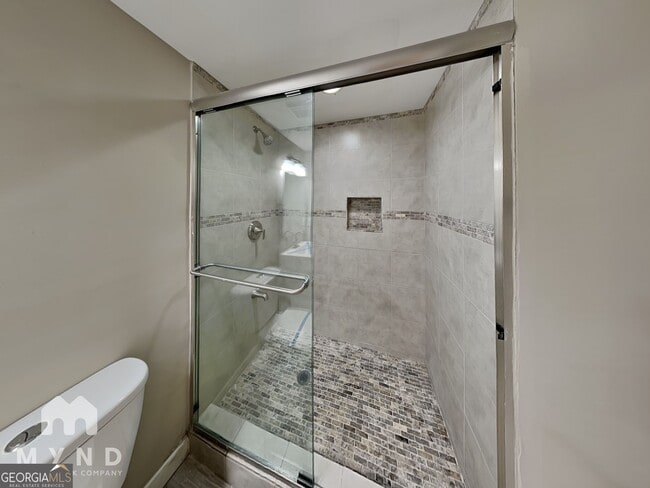 Building Photo - 12515 Magnolia Cir