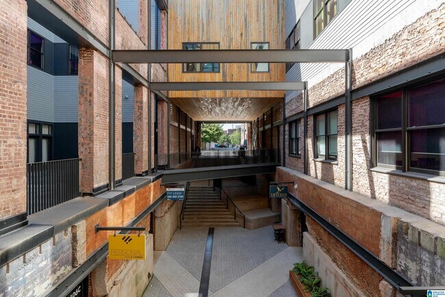 Building Photo - 2212 1st Ave N