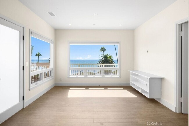 Building Photo - 376 Cliff Dr