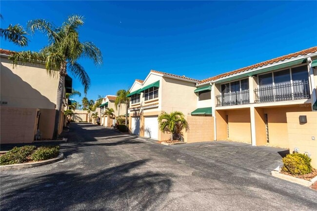 Building Photo - 824 Padua Ln