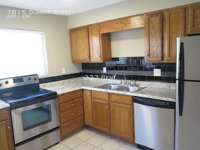 Building Photo - FREE RENT - MOVE-IN SPECIAL!