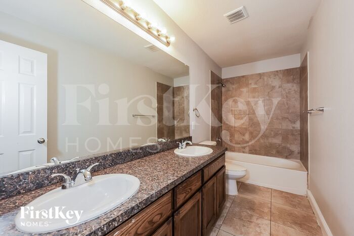 Building Photo - 614 Canvas Ct