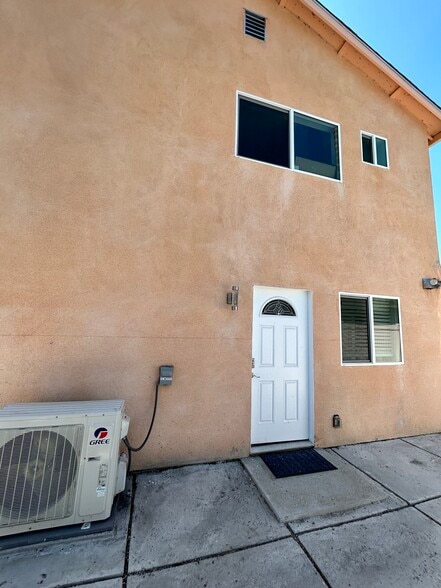 Building Photo - 6724 Nestle Ave