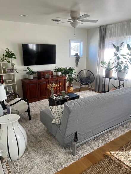 Building Photo - 106 Dallas Rd