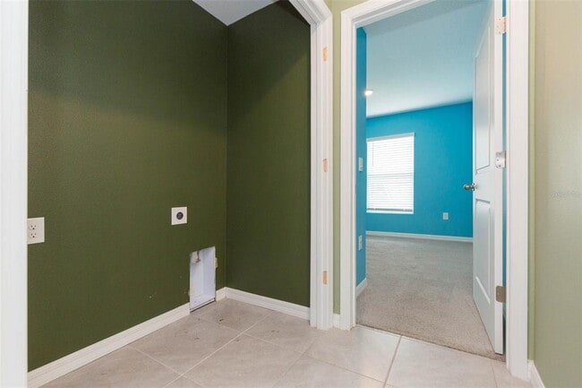 Building Photo - 5358 Woodridge Ln