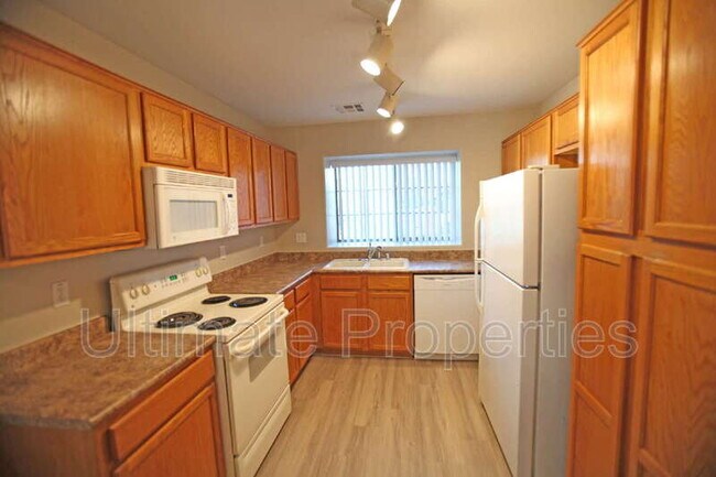 Building Photo - 2026 S 83rd Dr