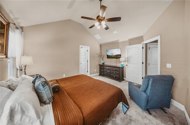 Building Photo - 3301 SW Stonepoint Ave