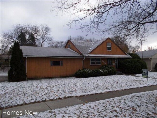 Primary Photo - 3 br, 2 bath House - 2236 Colorado Ave