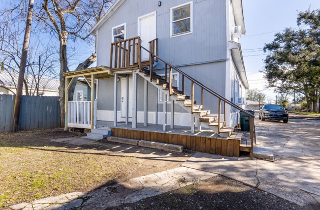 Building Photo - 405 B Williams Ave