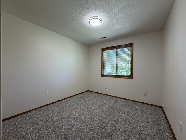 Building Photo - 5505 SW 149th Ave