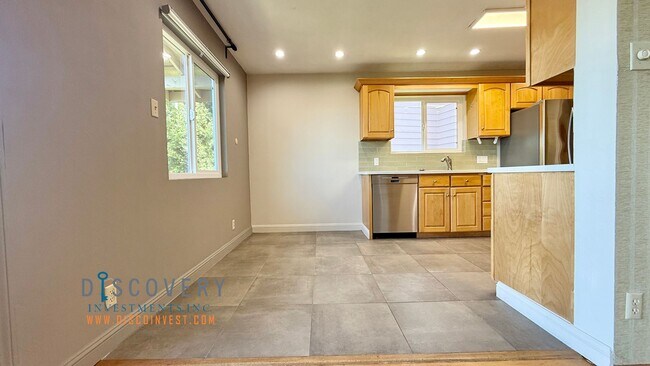 Building Photo - Mid-Century Modern 3 Bedroom Home in Montclair