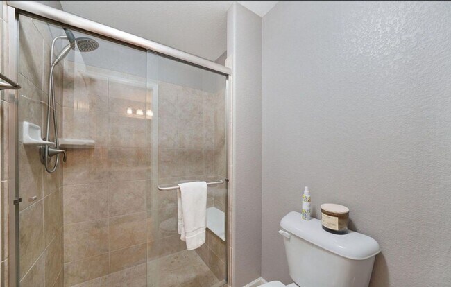 Building Photo - FULLY FURNISHED Northgate 3 Bed & Office near AFA