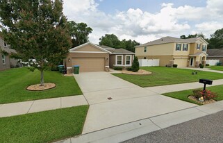 Building Photo - 910 Fallbrooke Ave