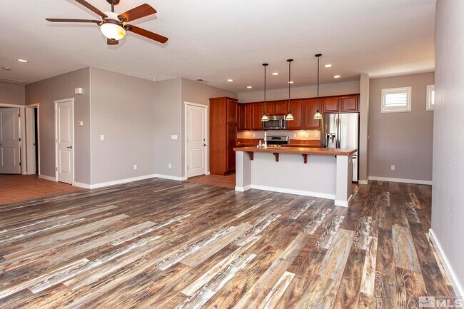 Building Photo - 1263 Par Three Dr