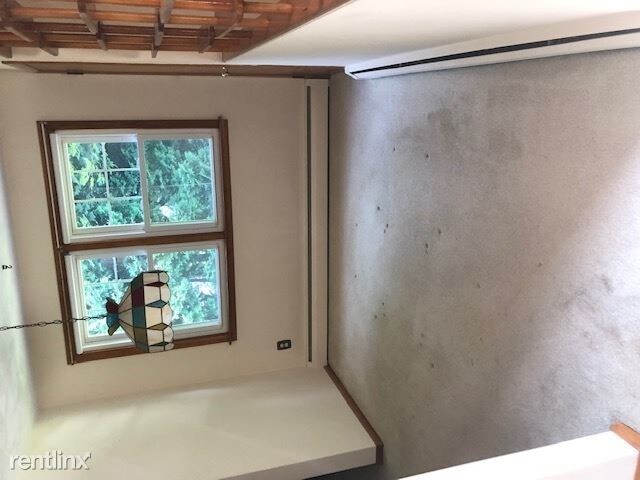 Building Photo - 3 br, 1 bath House - 44 Topsfield cir