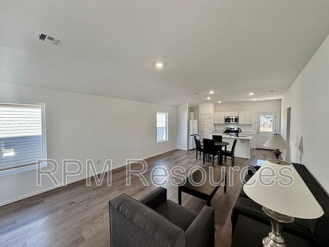 Building Photo - 10320 Baled Bermuda Rd