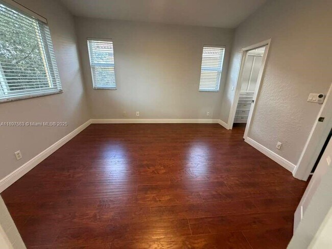 Building Photo - 1737 Carvelle Dr