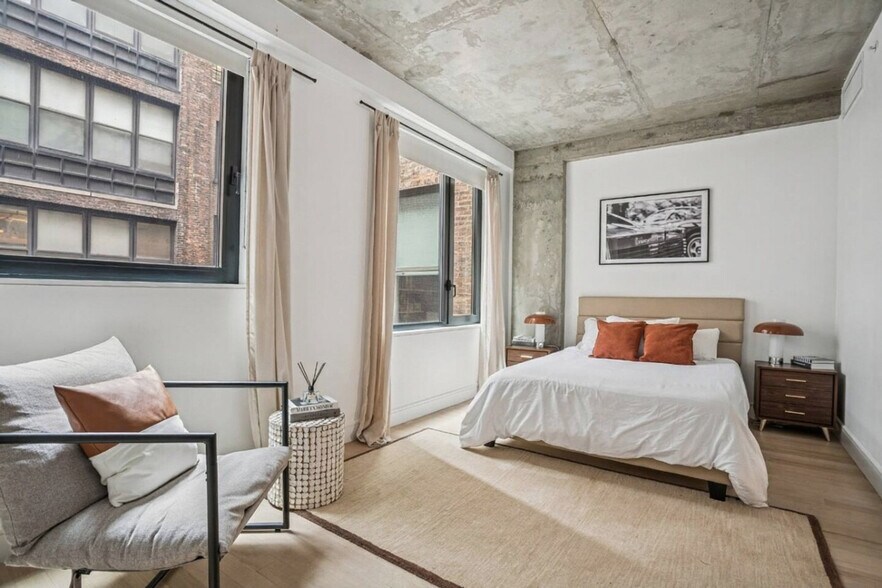 Building Photo - 132 W 26th St