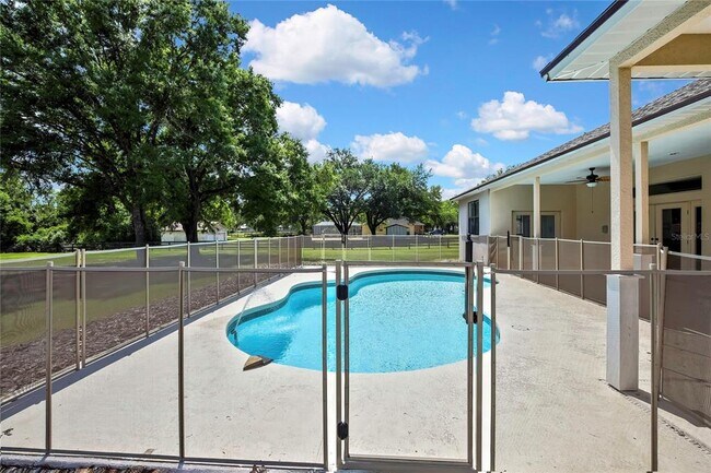 Building Photo - 18401 N 30th St