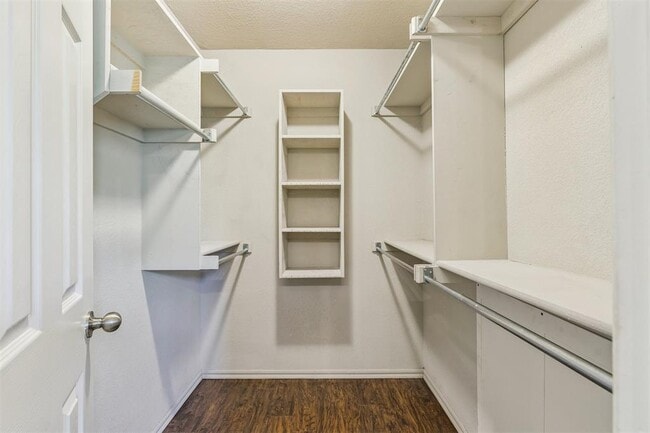Building Photo - 4508 Applegate Dr