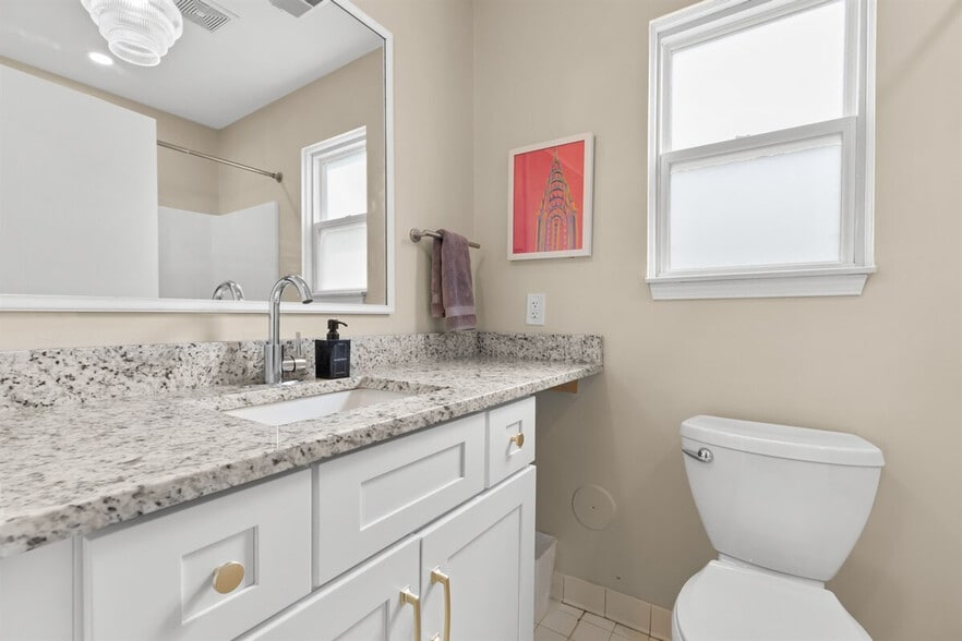 Building Photo - 18447 Sharon Ln