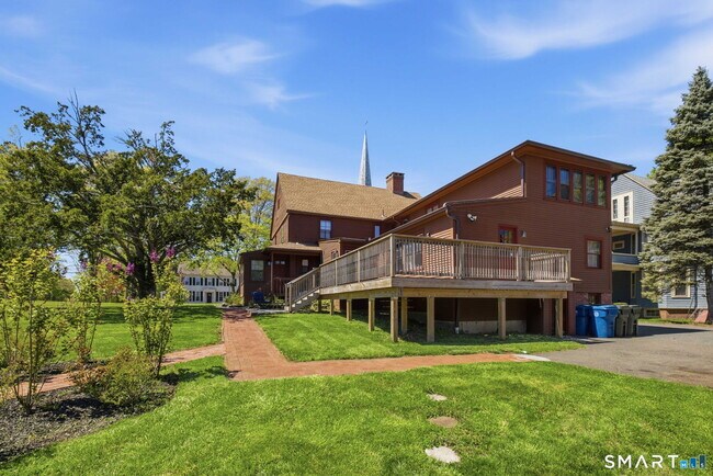 Building Photo - 883 Worthington Ridge