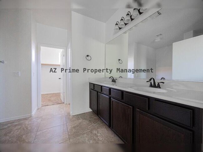 Building Photo - 7422 S 27th Way