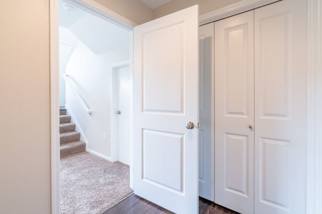 Building Photo - Huge, Open Floor Plan Townhome for RENT at Johnston Common Brownstones!