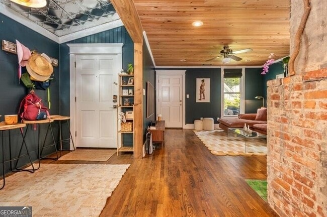 Building Photo - 154 Savannah St SE