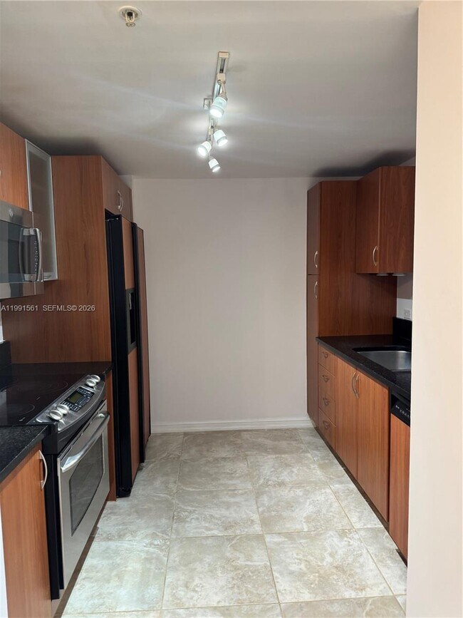 Building Photo - 18800 NE 29th Ave