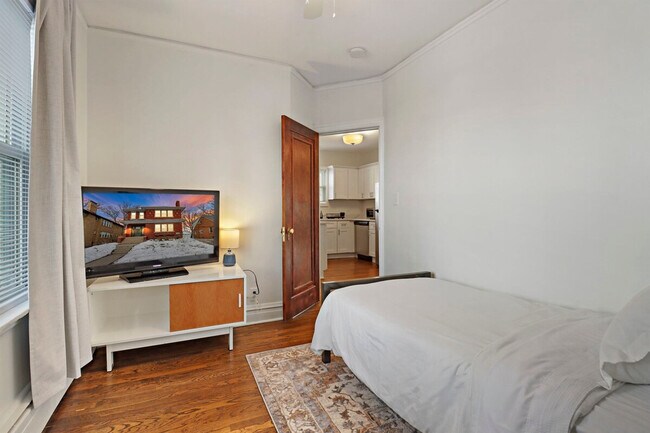 Building Photo - 906 W Keith Ave