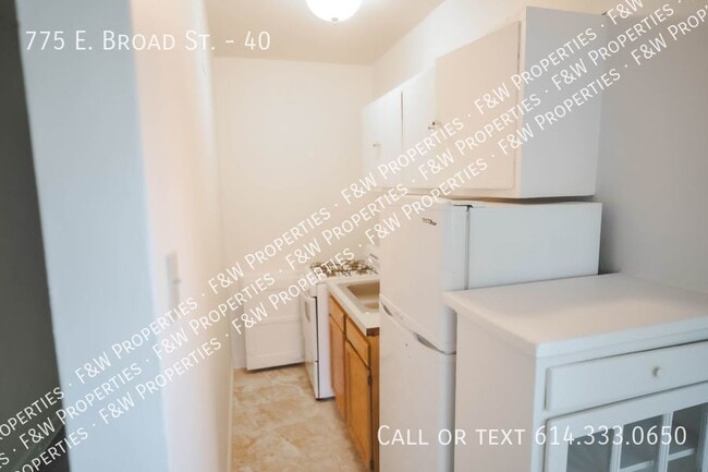 Building Photo - Broadway Apartments