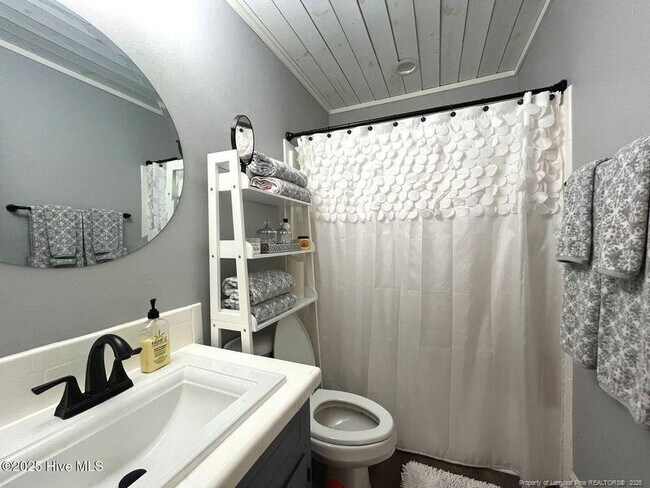 Building Photo - 105 Scuppernong Ct