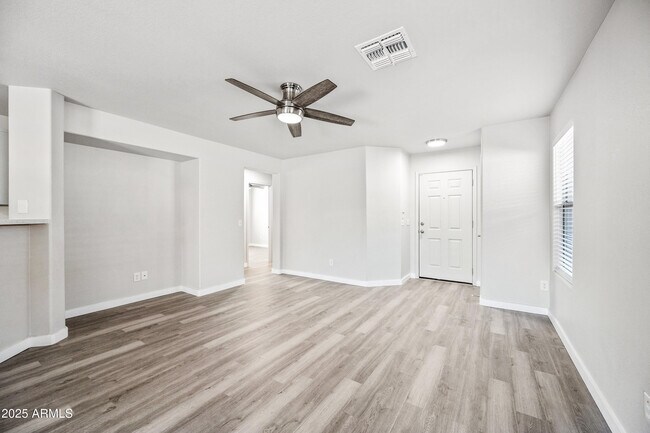 Building Photo - 2051 W Kristina Ave