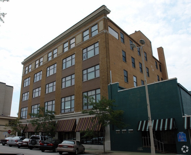 Building Photo - Goldman Lofts