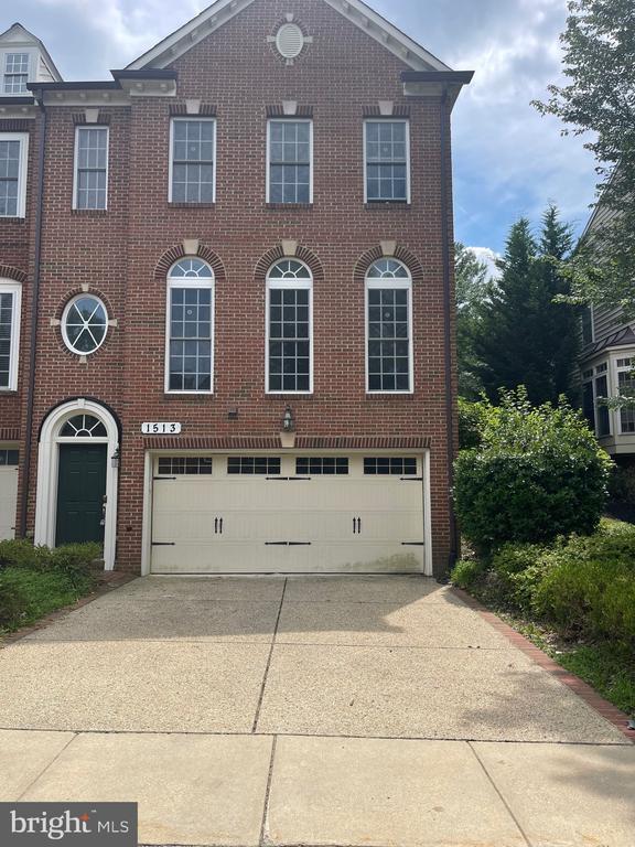 Building Photo - 1513 Regent Manor Ct