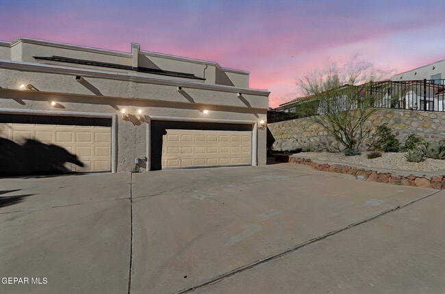 Building Photo - 4717 Excalibur Dr