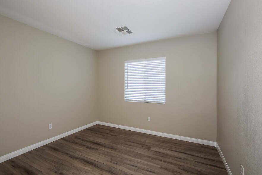 Building Photo - 5127 Mineral Lake Dr