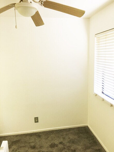 Dining Area - 5310 Circle Dr