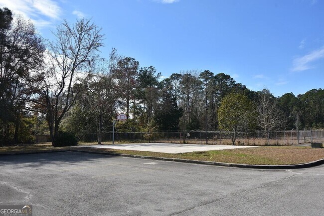 Building Photo - 200 McIntosh Dr