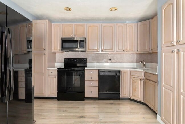 Building Photo - 222 Winthrop Shore Dr