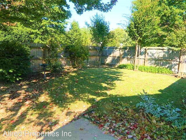 Building Photo - 2 br, 2 bath House - 420 E. Mimosa Ln