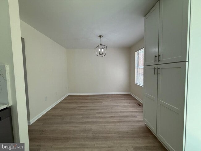 Building Photo - 4 Bright Star Ct