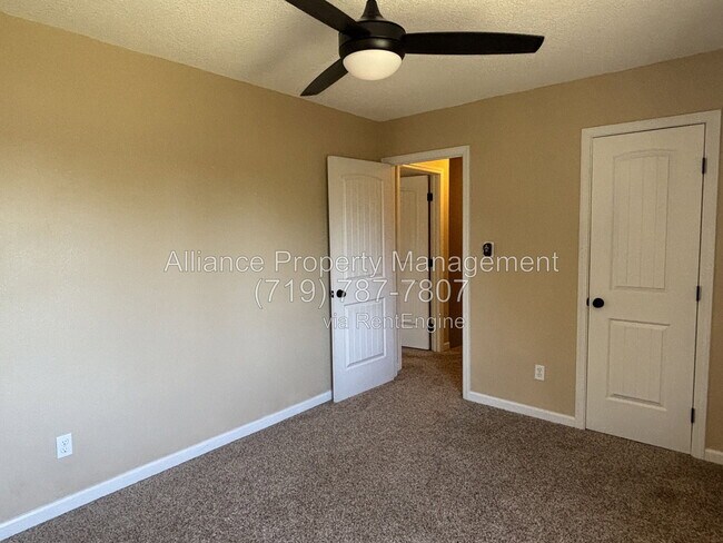 Building Photo - 3823 Windsong Ct