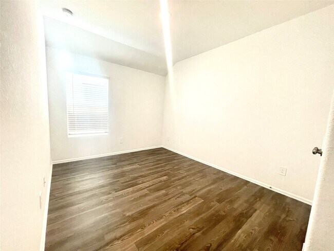 Building Photo - 17477 Rosewood Manor Ln