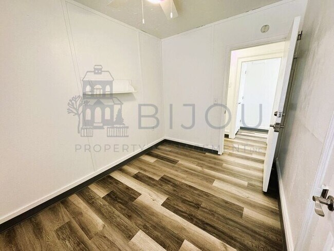 Building Photo - 427-431 E. Bijou St.