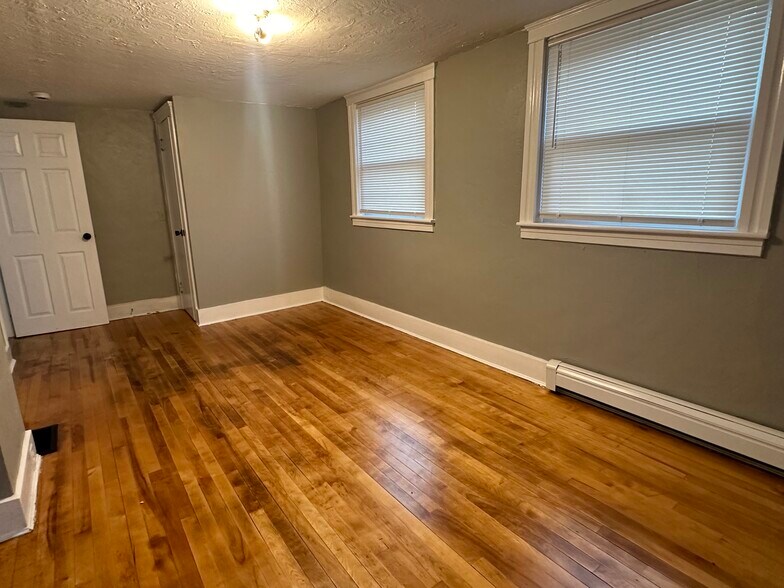 Building Photo - 192 Chapel St