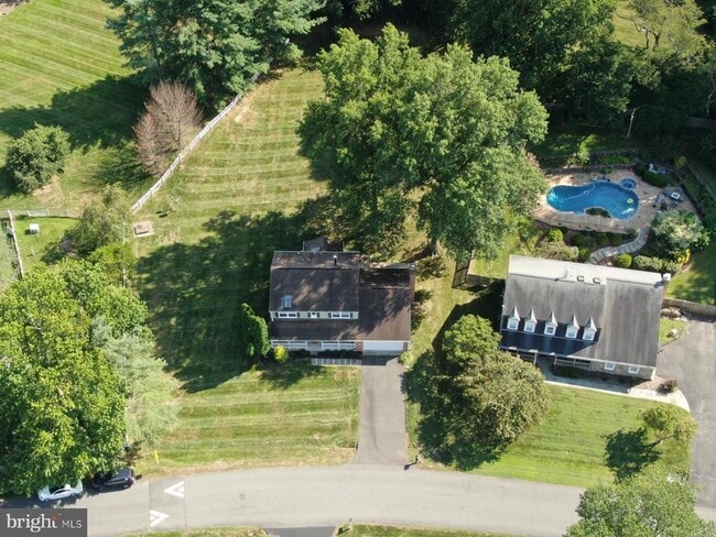 Building Photo - 1345 Carpers Farm Way