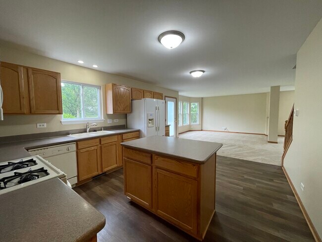 Building Photo - 649 Linda Ct